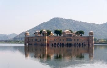 Palacio del Agua en Jaipur.. Sólo se ve, no se visita